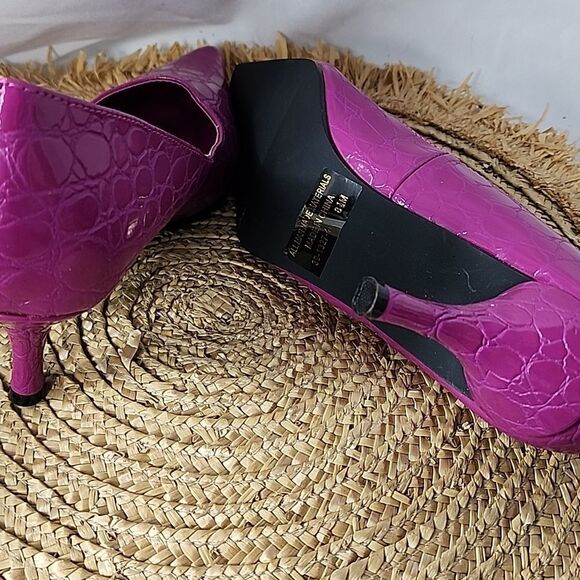 Coup D' Etat Faux Croc Size 8.5 Pumps - Picture 9 of 10